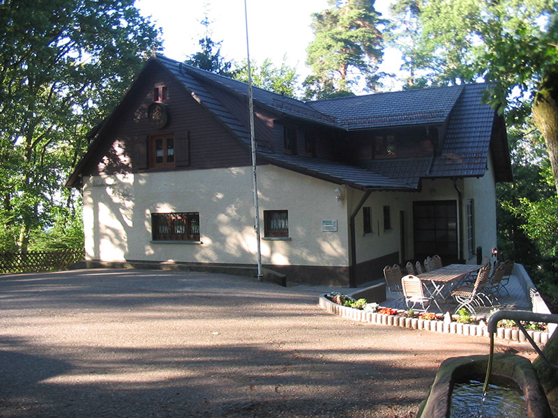Naturfreundehaus Staufenberg - Baden - Haus Weise Stein